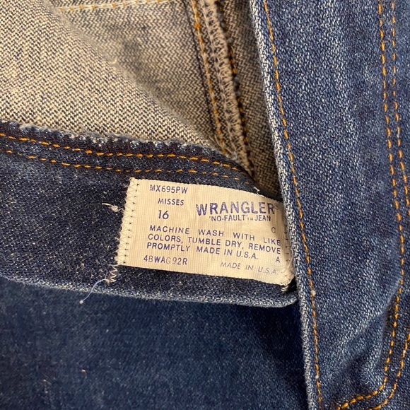 Wrangler Jeans - Picture 3 of 3